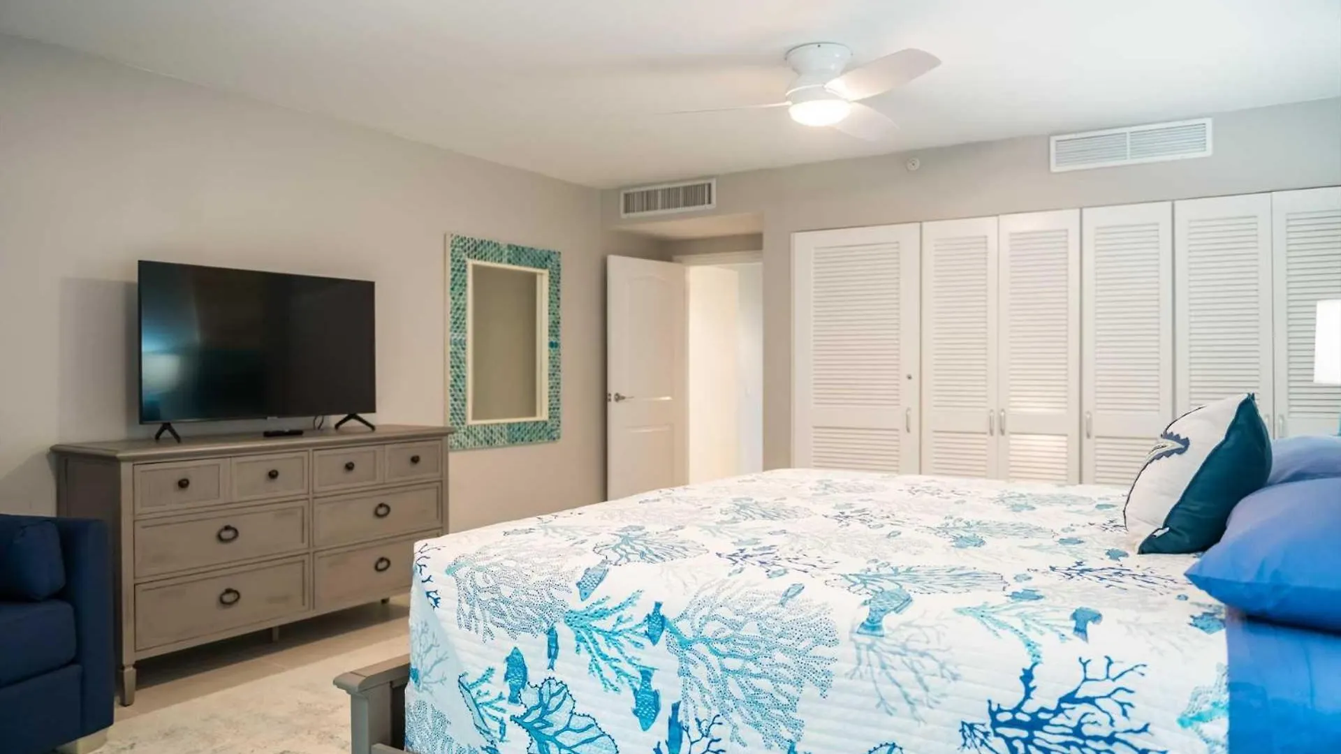 Holiday home Beachfront - Garden Delight 3Br Condo - E125 Palm Beach