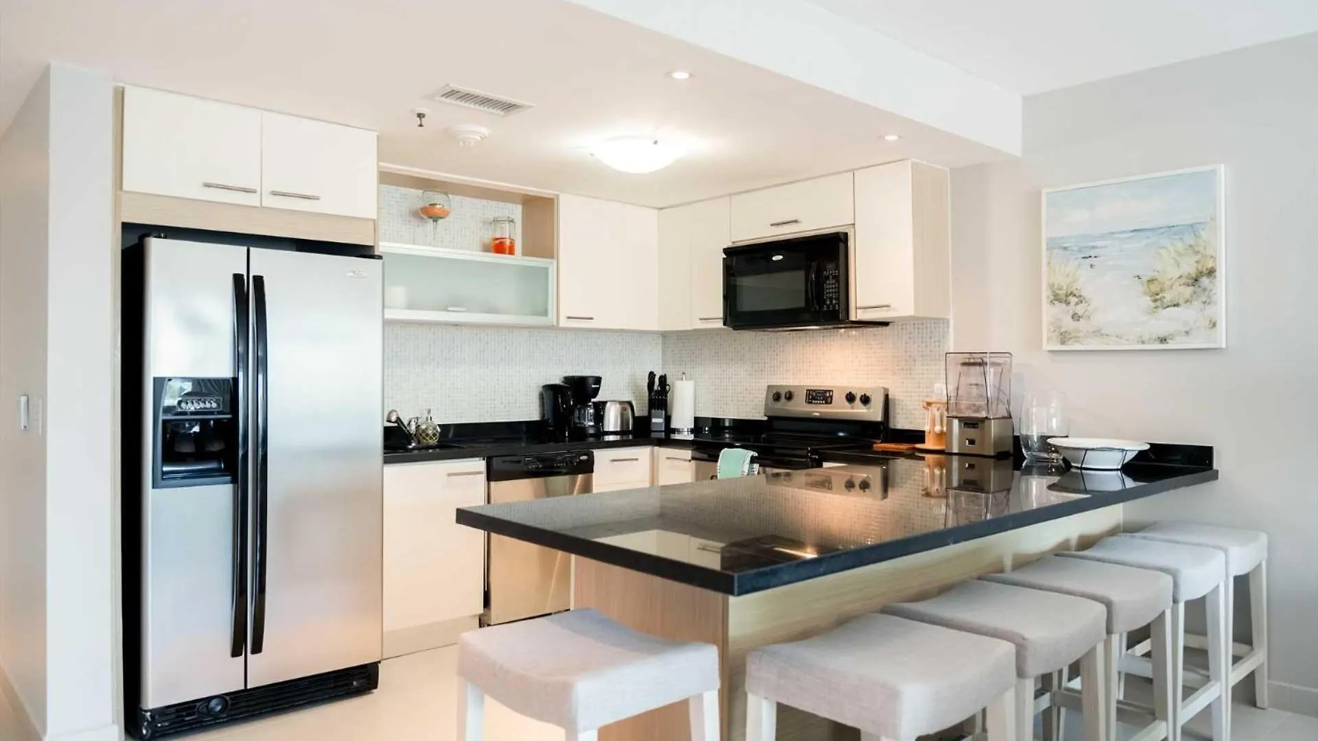 Beachfront - Garden Delight 3Br Condo - E125 Palm Beach