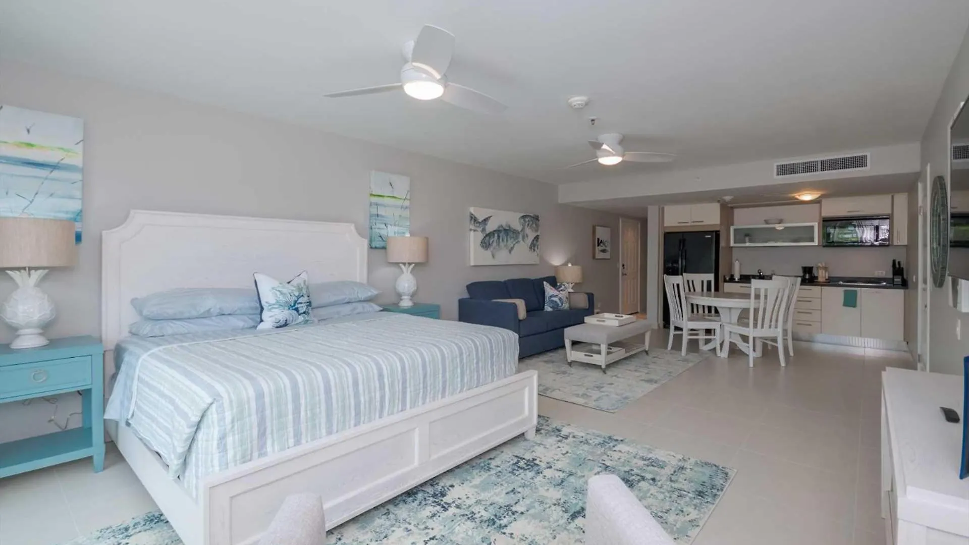 Beachfront - Garden Delight 3Br Condo - E125 Palm Beach