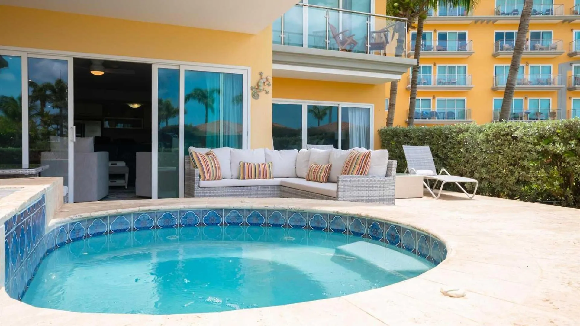 Beachfront - Garden Delight 3Br Condo - E125 Palm Beach 0*,  Aruba