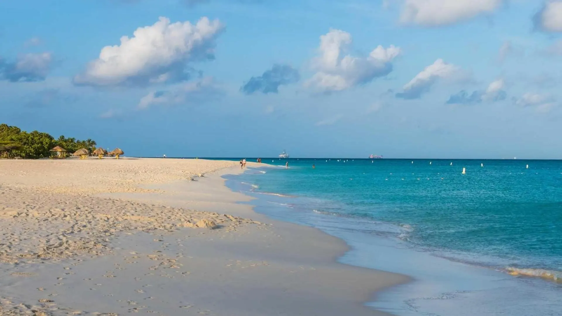 Beachfront - Garden Delight 3Br Condo - E125 Palm Beach Nyaraló